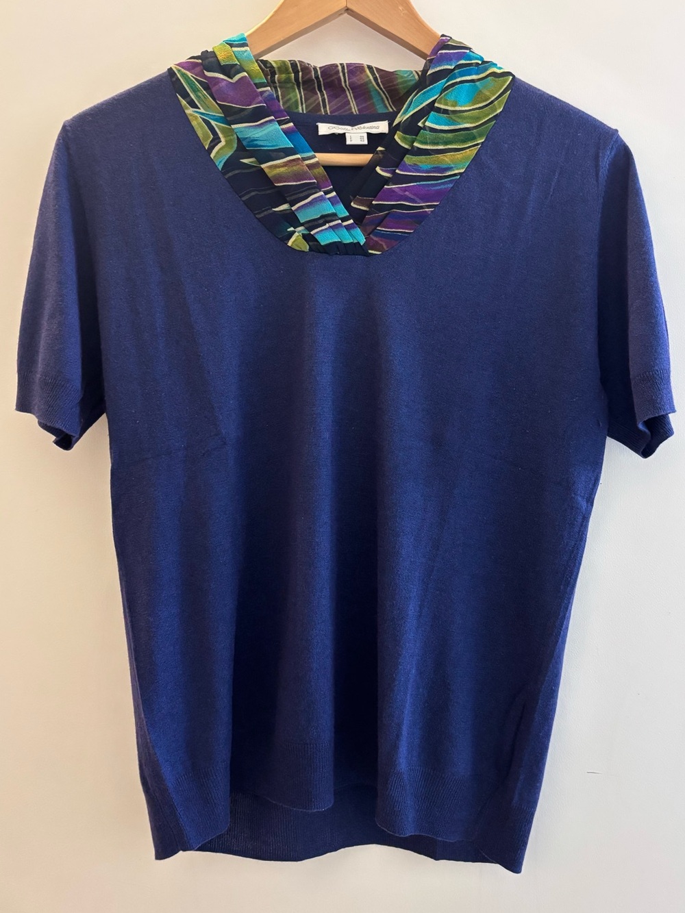 Bella Valentina 85% Silk 15% Cashmere Navy Knit Top Patterned Neckline